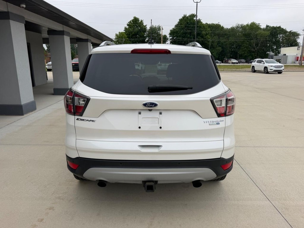 Ford Escape Vehicle Full-screen Gallery Image 04