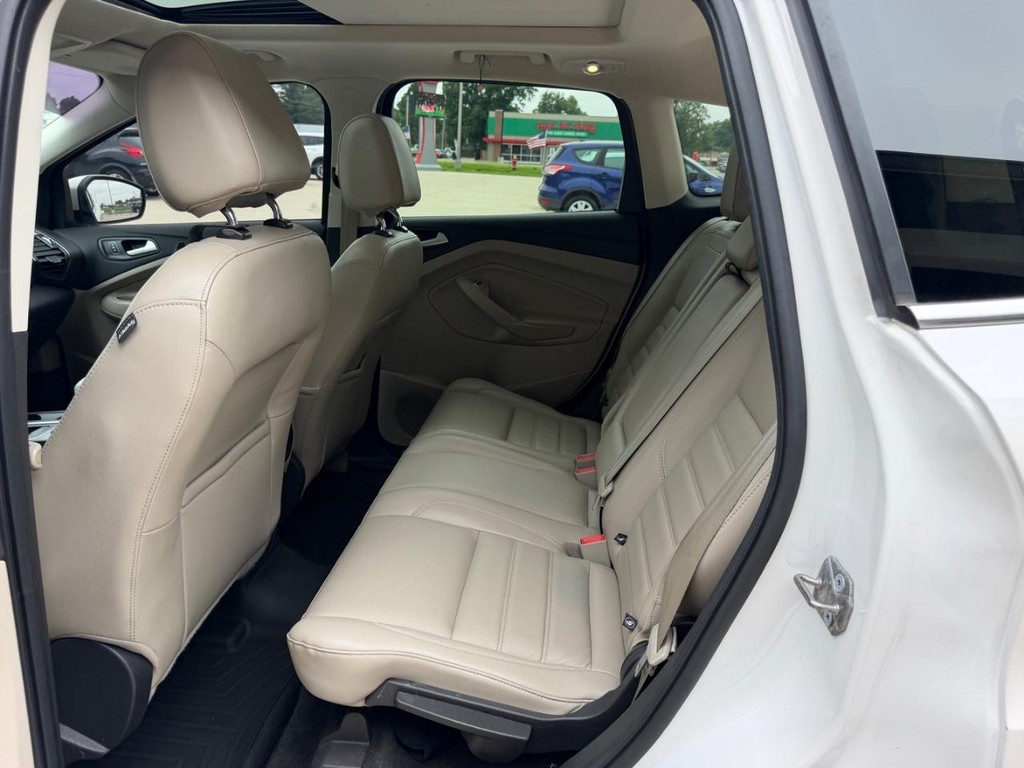 Ford Escape Vehicle Full-screen Gallery Image 08