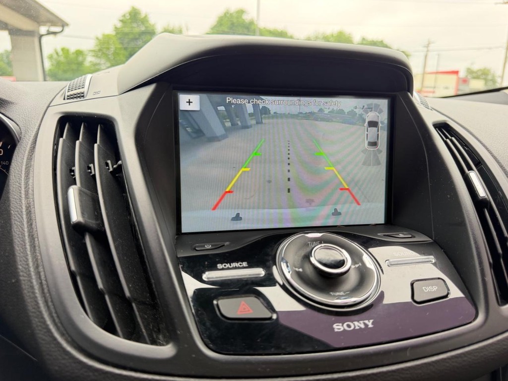 Ford Escape Vehicle Full-screen Gallery Image 21