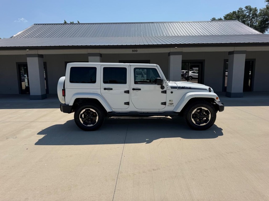 Jeep Wrangler Unlimited Vehicle Full-screen Gallery Image 2