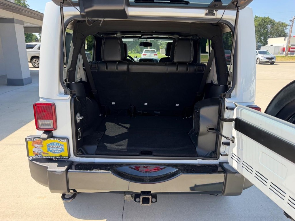 Jeep Wrangler Unlimited Vehicle Full-screen Gallery Image 5