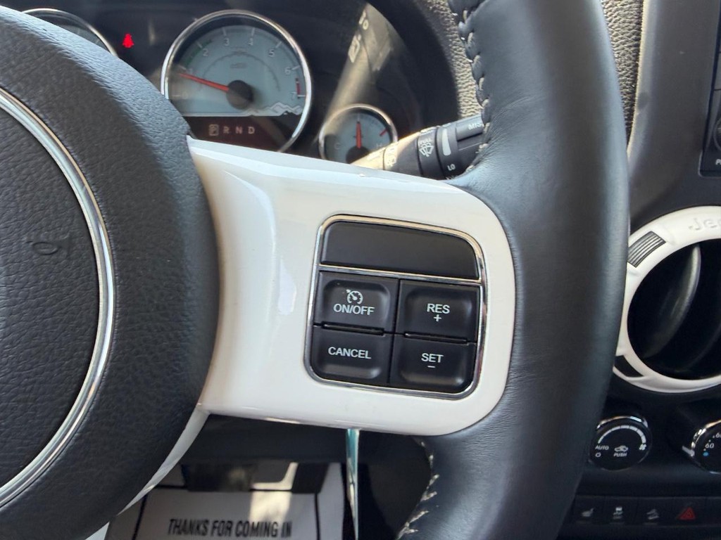 Jeep Wrangler Unlimited Vehicle Full-screen Gallery Image 11