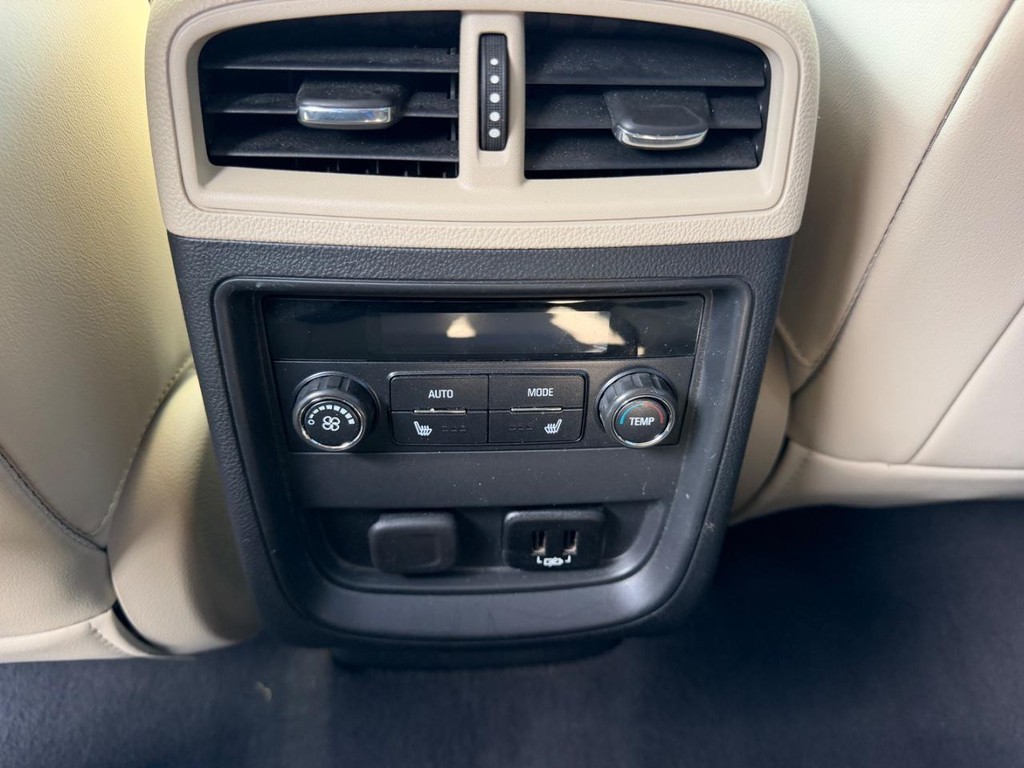 Buick Envision Vehicle Full-screen Gallery Image 9