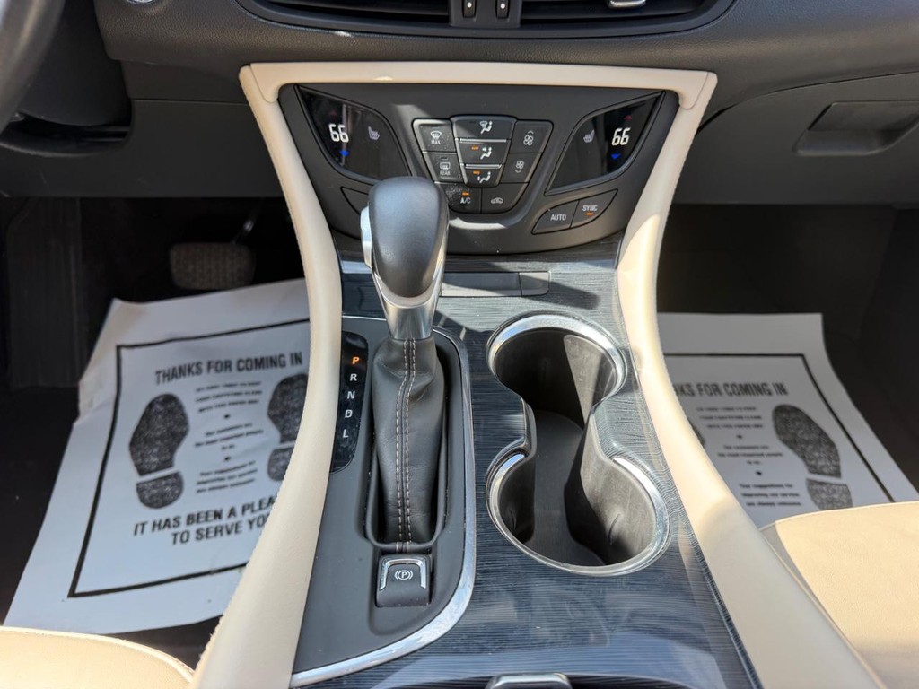 Buick Envision Vehicle Full-screen Gallery Image 16