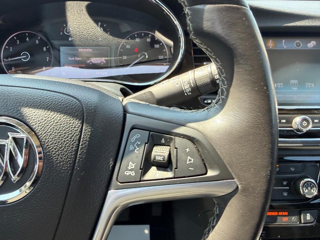 Buick Encore Vehicle Full-screen Gallery Image 11