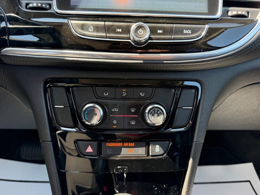 Buick Encore Vehicle Full-screen Gallery Image 13