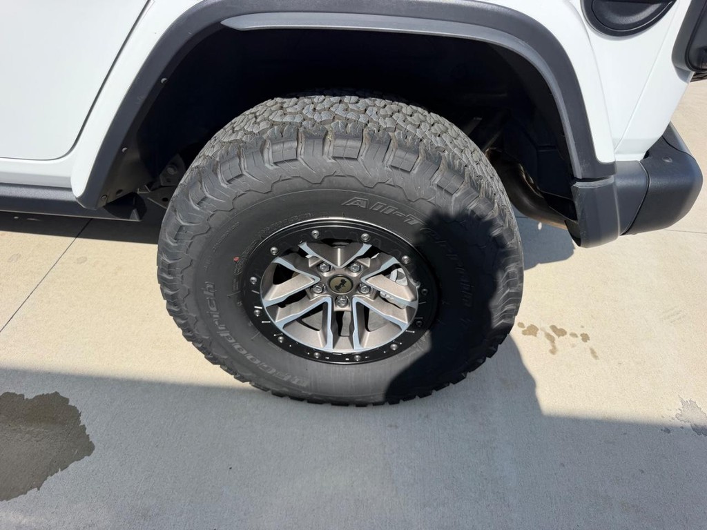 Jeep Wrangler Vehicle Full-screen Gallery Image 6