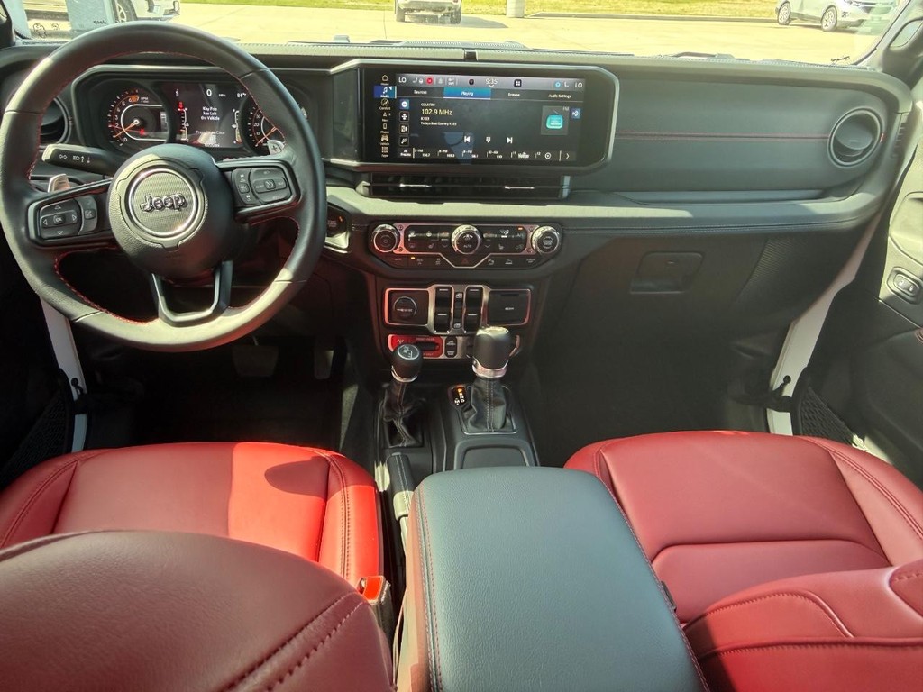 Jeep Wrangler Vehicle Full-screen Gallery Image 8