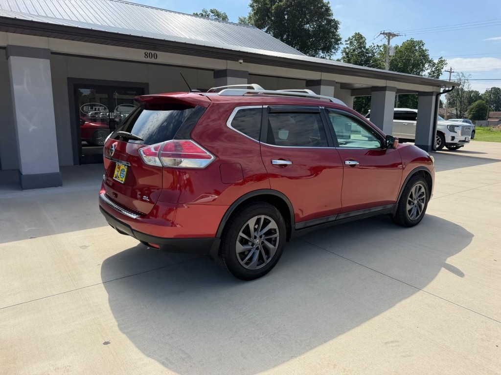 Nissan Rogue Vehicle Full-screen Gallery Image 3