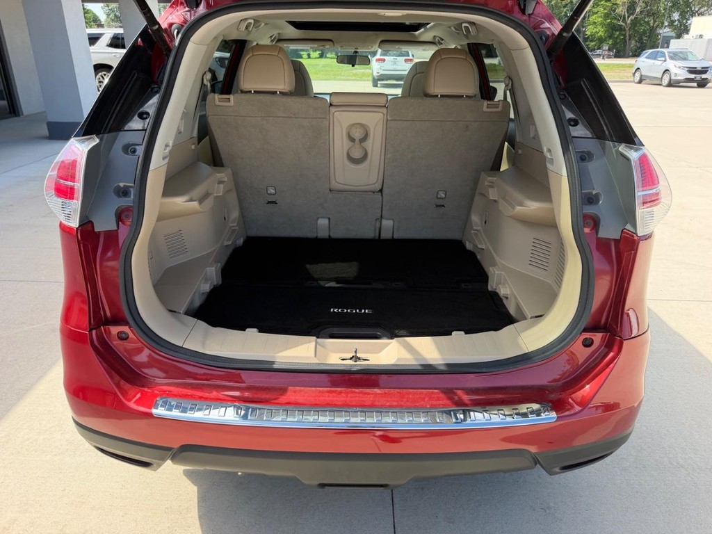 Nissan Rogue Vehicle Full-screen Gallery Image 5