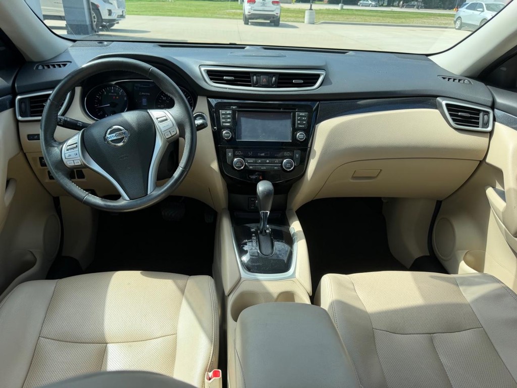 Nissan Rogue Vehicle Full-screen Gallery Image 10