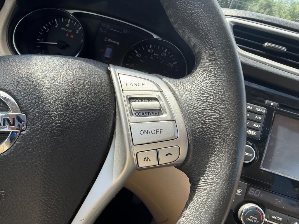 Nissan Rogue Vehicle Full-screen Gallery Image 13