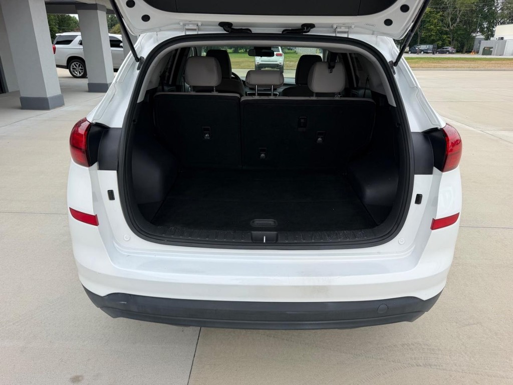 Hyundai Tucson Vehicle Full-screen Gallery Image 05
