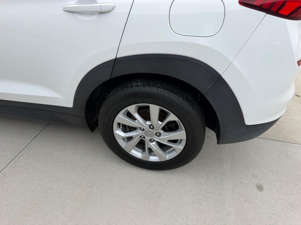 Hyundai Tucson Vehicle Full-screen Gallery Image 06