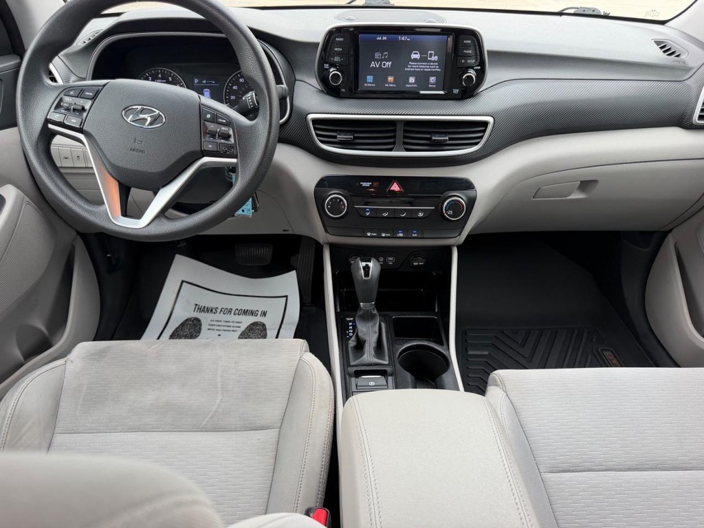 Hyundai Tucson Vehicle Full-screen Gallery Image 08