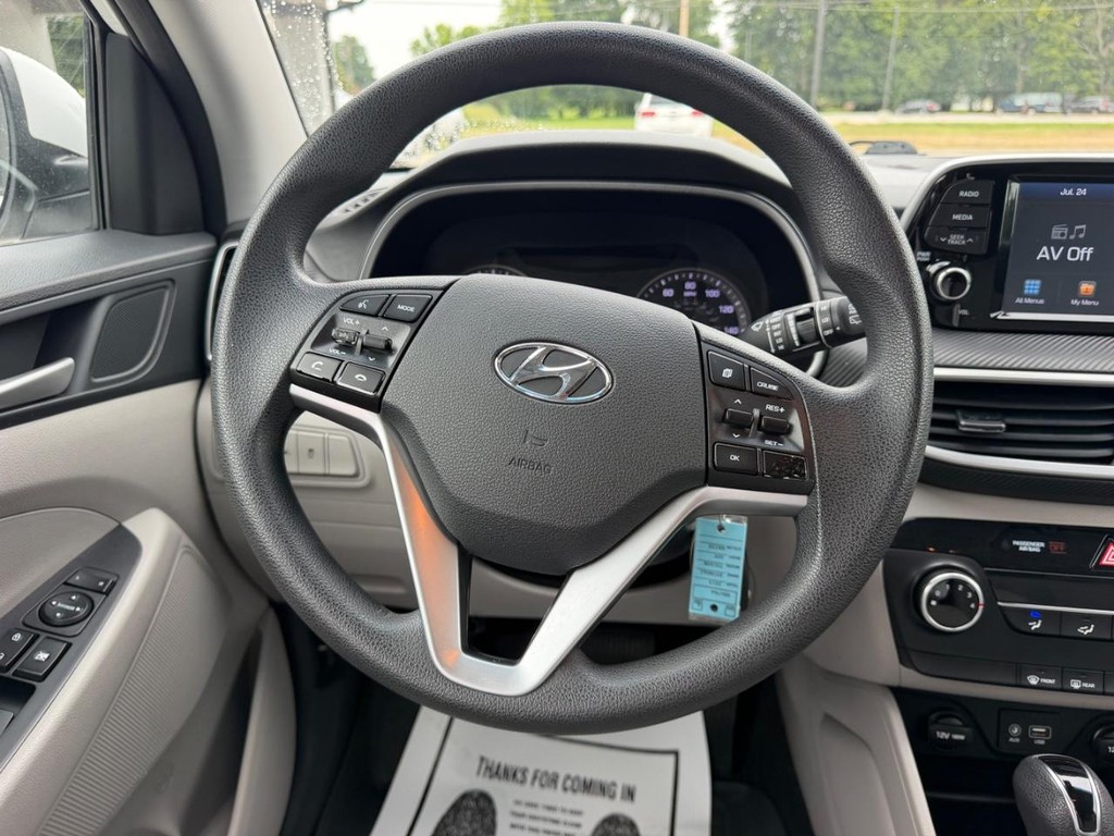Hyundai Tucson Vehicle Full-screen Gallery Image 09