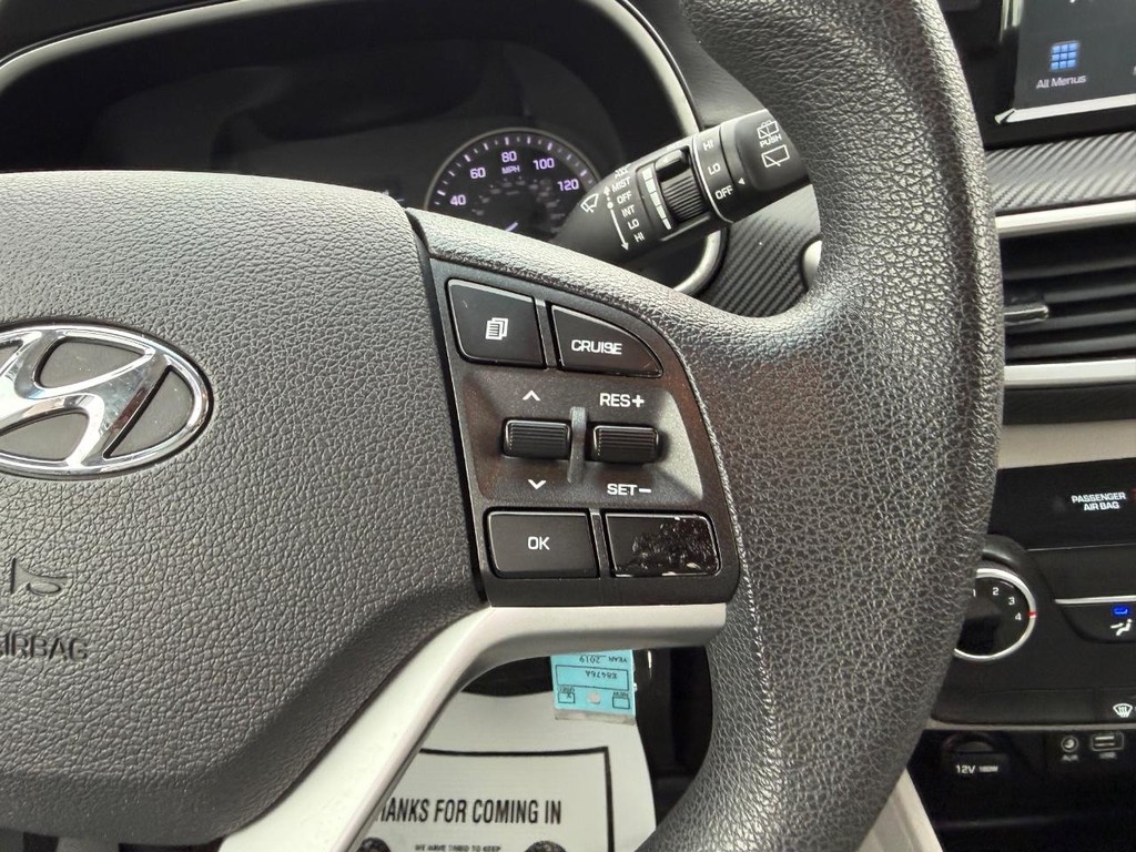 Hyundai Tucson Vehicle Full-screen Gallery Image 11