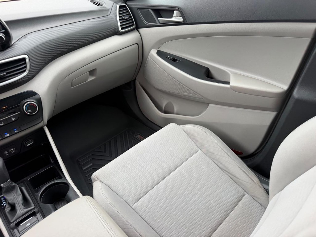 Hyundai Tucson Vehicle Full-screen Gallery Image 15