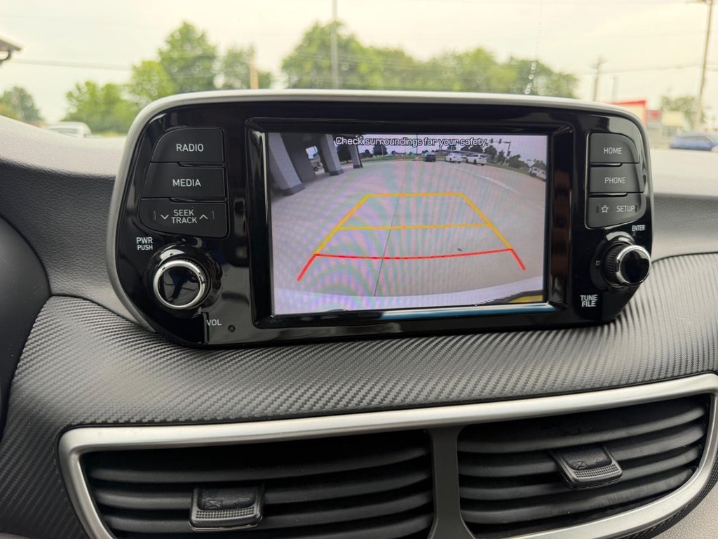 Hyundai Tucson Vehicle Full-screen Gallery Image 19