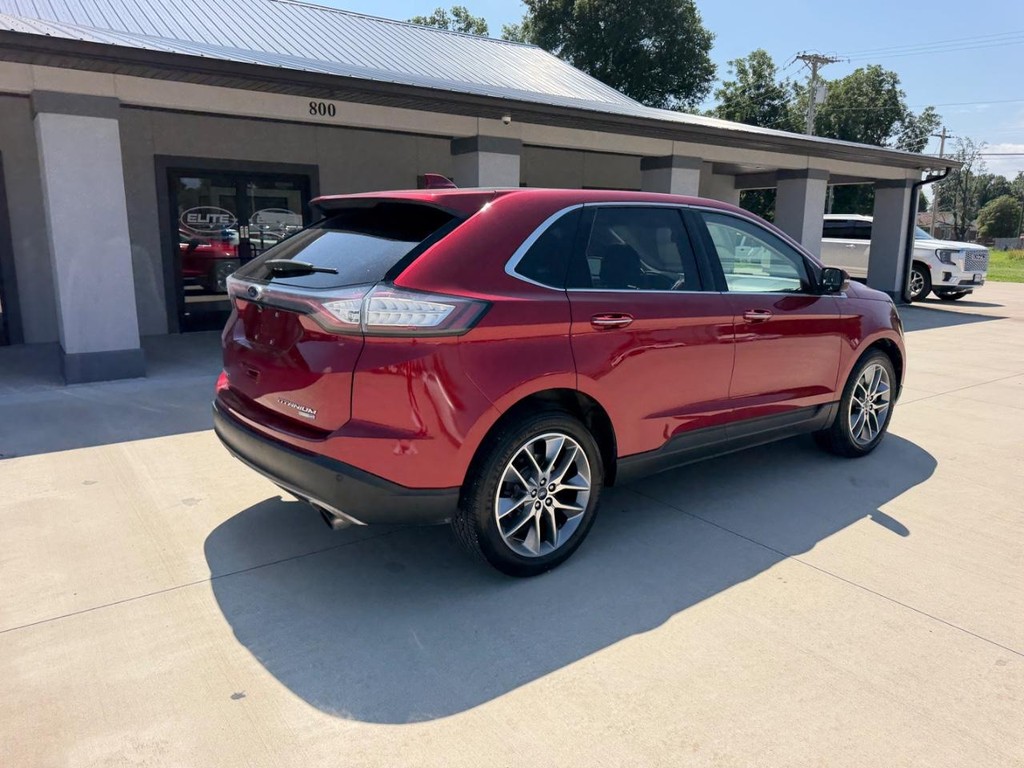 Ford Edge Vehicle Full-screen Gallery Image 03