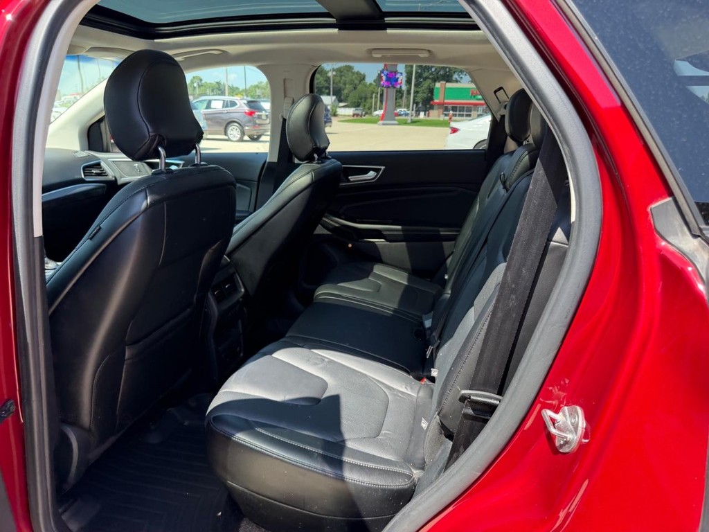 Ford Edge Vehicle Full-screen Gallery Image 08