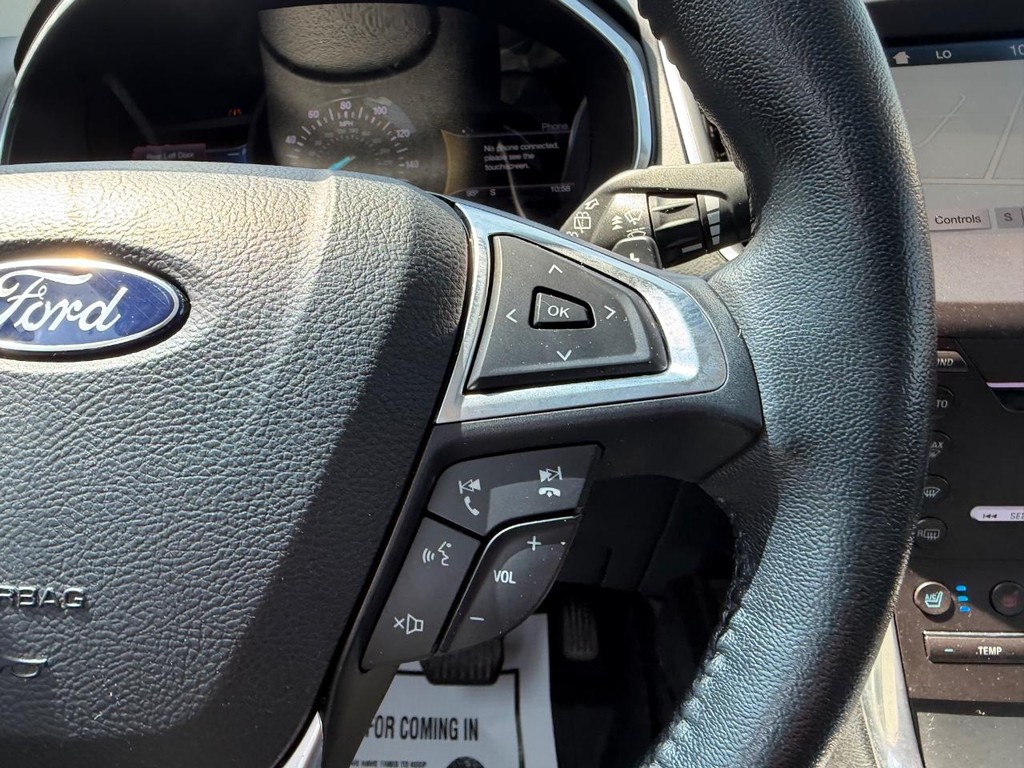 Ford Edge Vehicle Full-screen Gallery Image 13