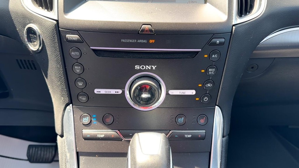 Ford Edge Vehicle Full-screen Gallery Image 15