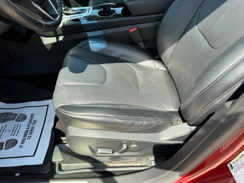 Ford Edge Vehicle Full-screen Gallery Image 20