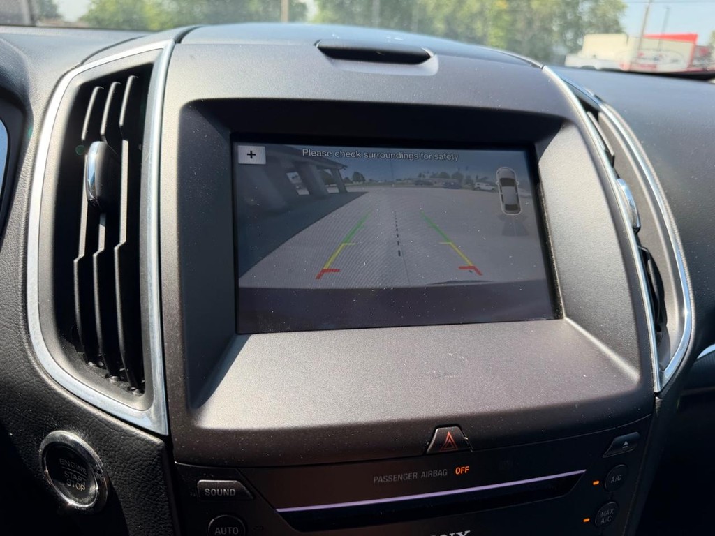 Ford Edge Vehicle Full-screen Gallery Image 22