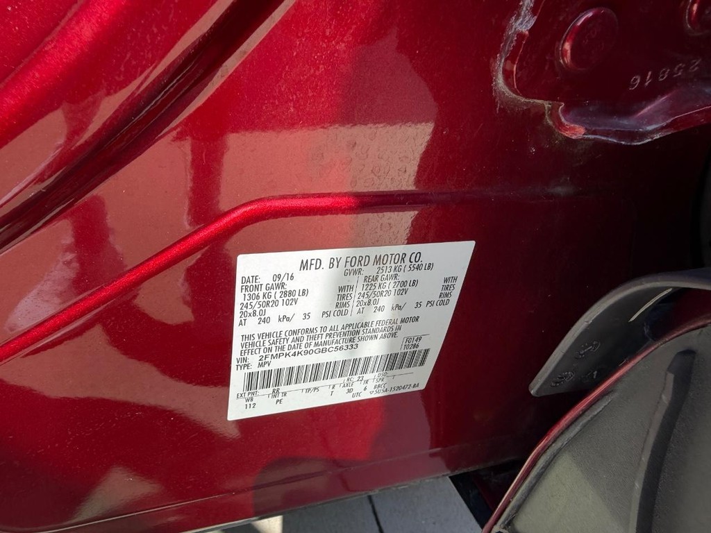 Ford Edge Vehicle Full-screen Gallery Image 23