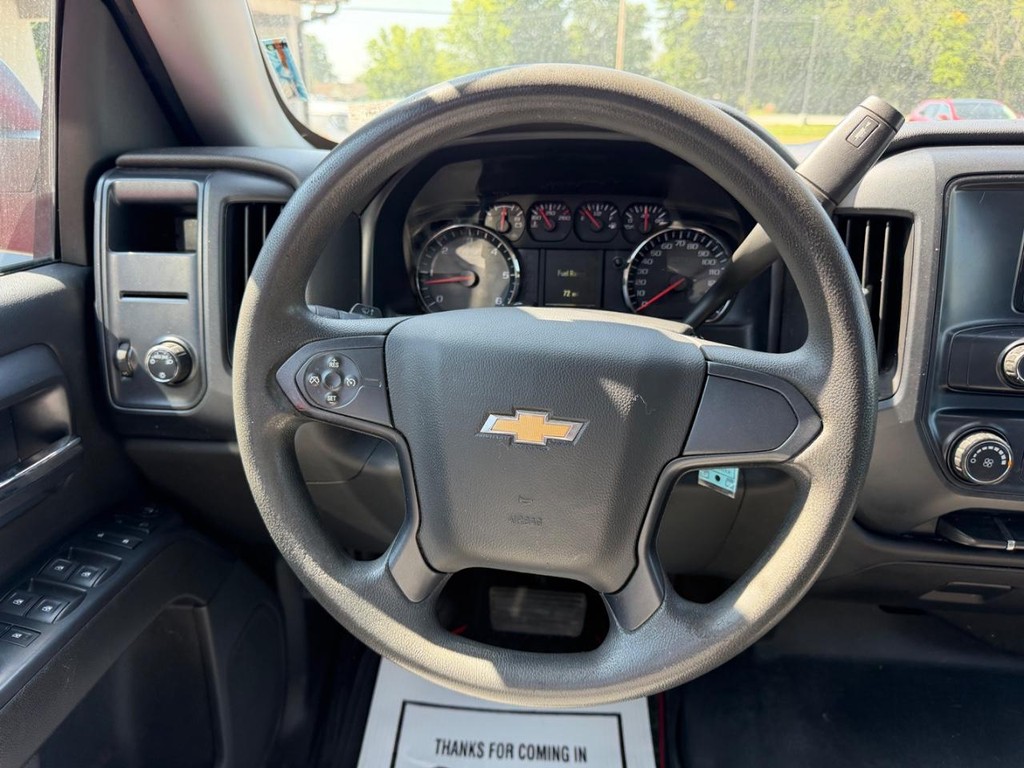 Chevrolet Silverado 1500 Vehicle Full-screen Gallery Image 9