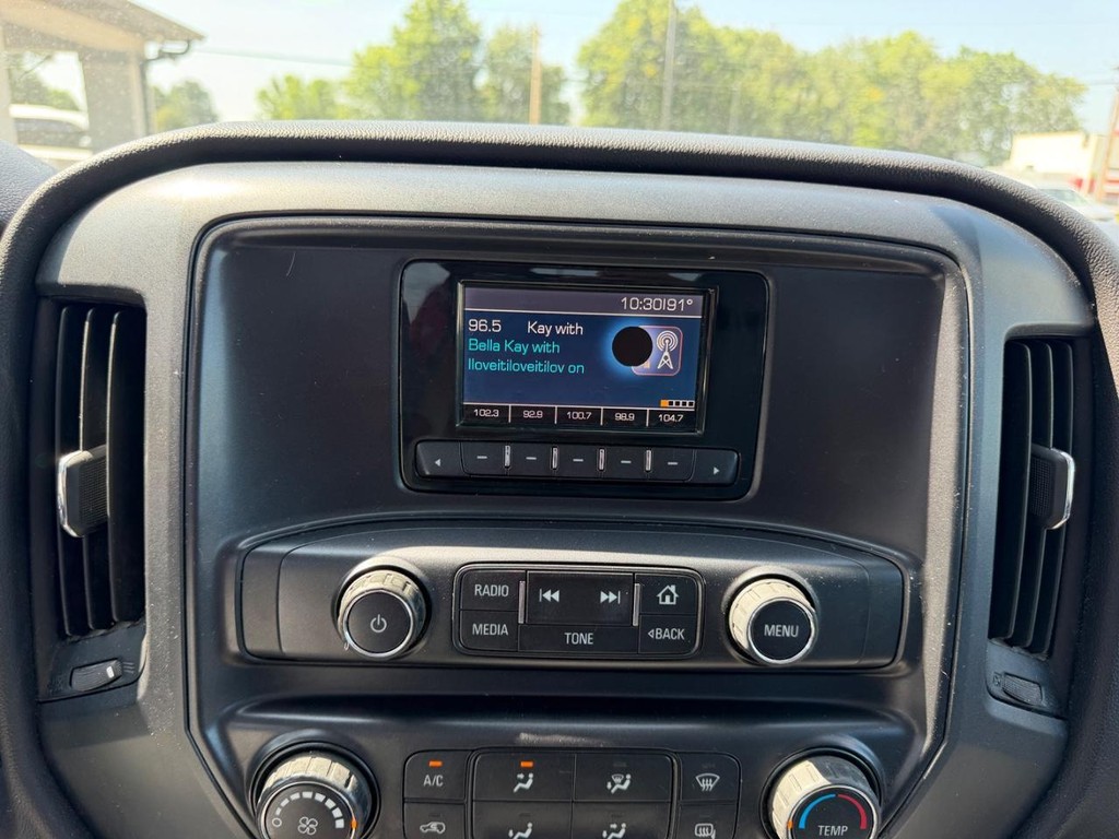 Chevrolet Silverado 1500 Vehicle Full-screen Gallery Image 11