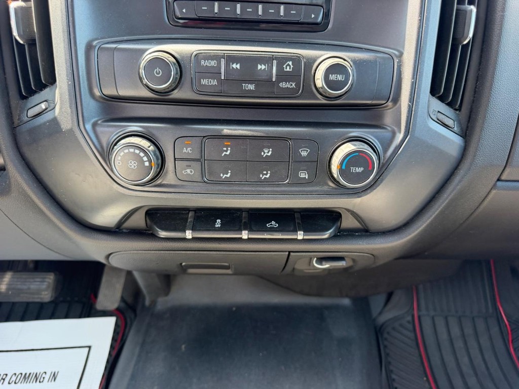 Chevrolet Silverado 1500 Vehicle Full-screen Gallery Image 12