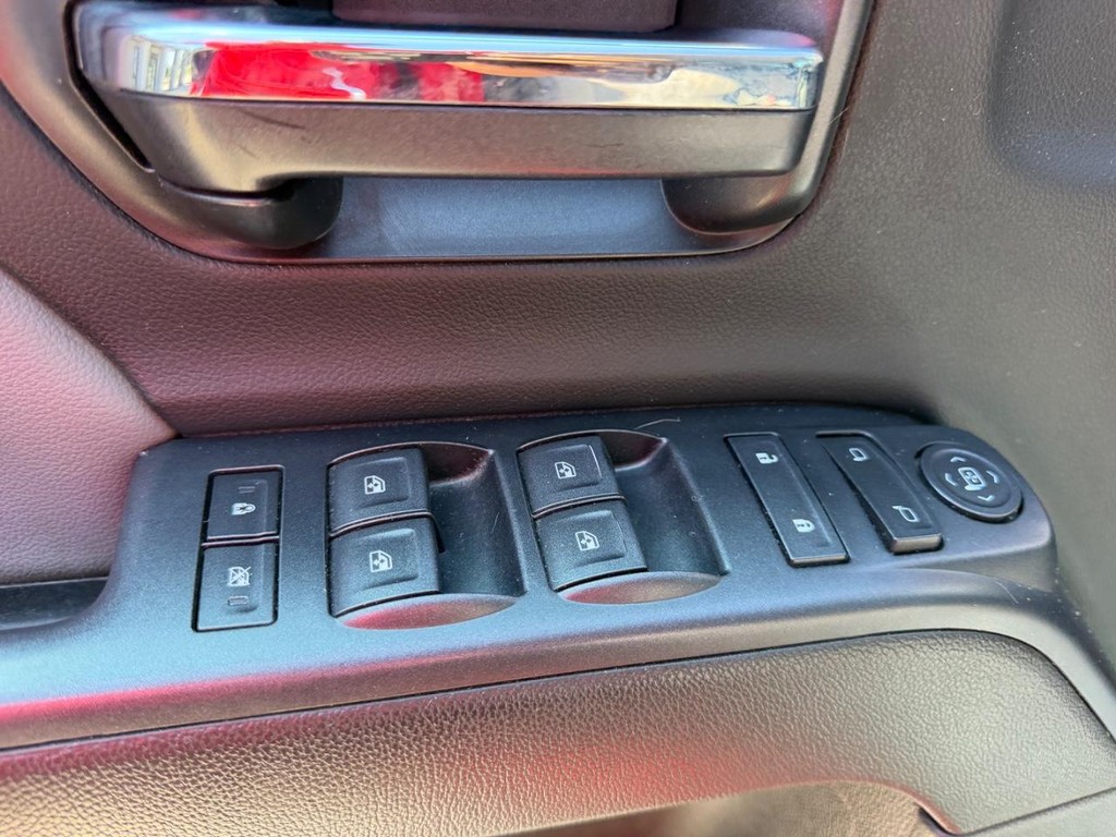Chevrolet Silverado 1500 Vehicle Full-screen Gallery Image 14