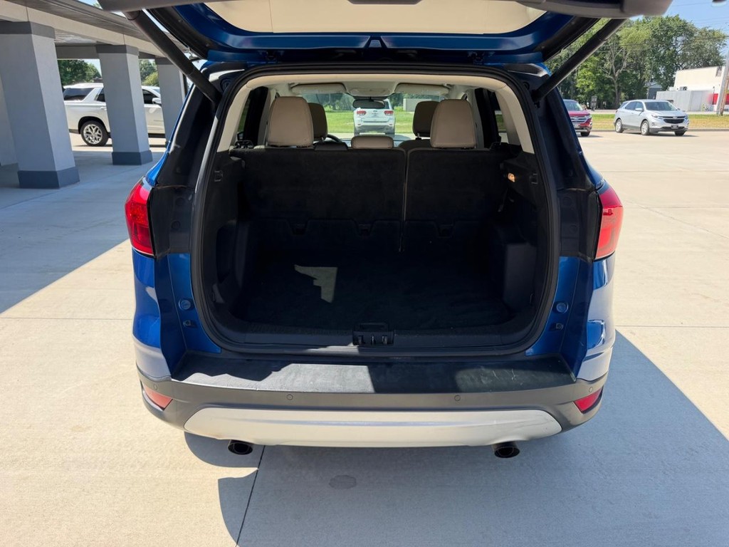 Ford Escape Vehicle Full-screen Gallery Image 5