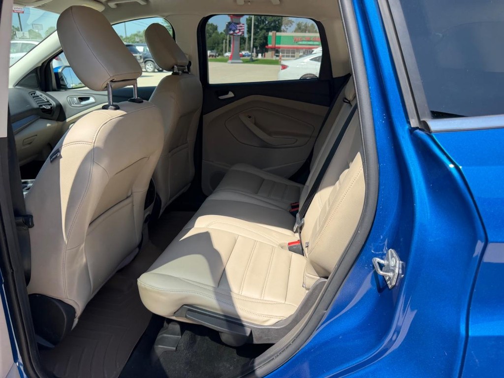 Ford Escape Vehicle Full-screen Gallery Image 8