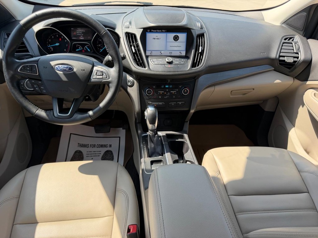 Ford Escape Vehicle Full-screen Gallery Image 9
