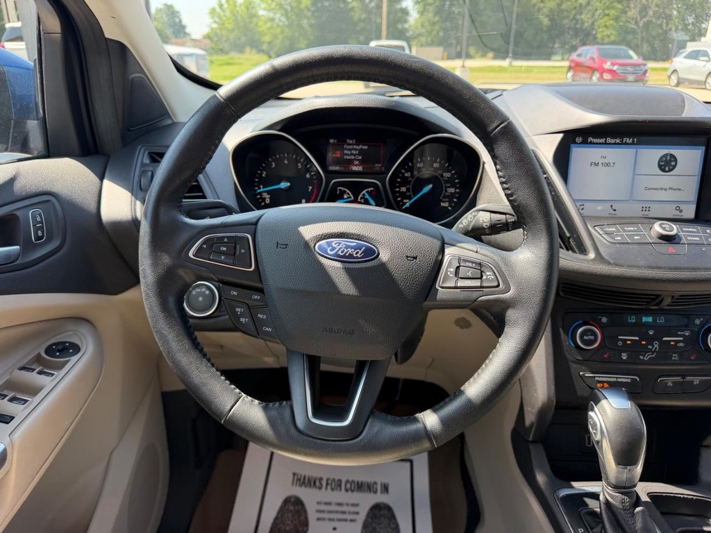 Ford Escape Vehicle Full-screen Gallery Image 10