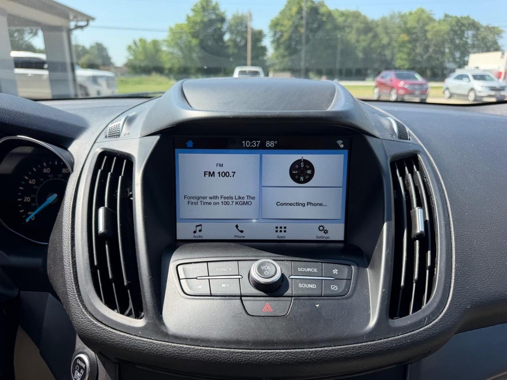 Ford Escape Vehicle Full-screen Gallery Image 13