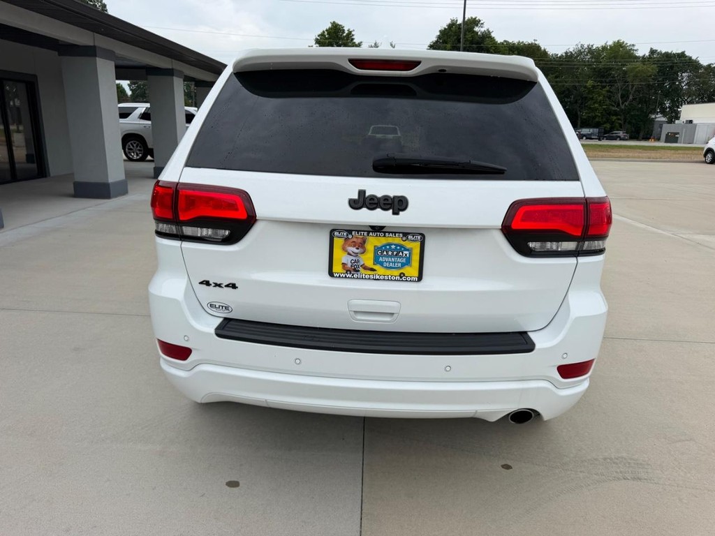 Jeep Grand Cherokee Vehicle Full-screen Gallery Image 4