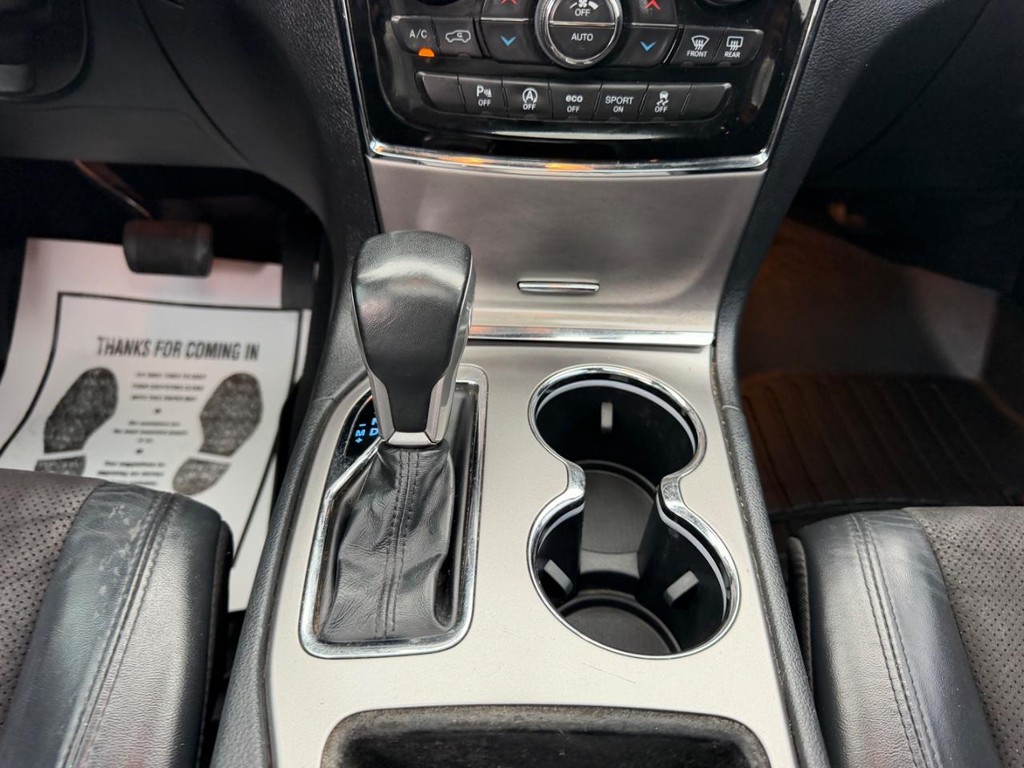 Jeep Grand Cherokee Vehicle Full-screen Gallery Image 16