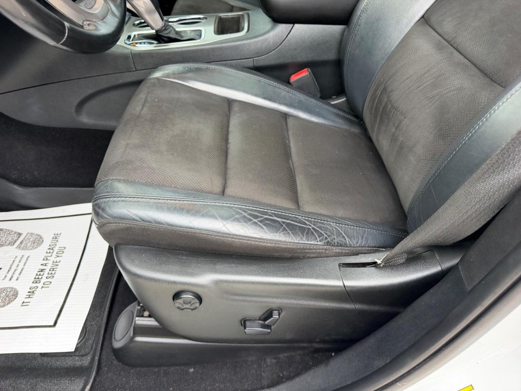 Jeep Grand Cherokee Vehicle Full-screen Gallery Image 19