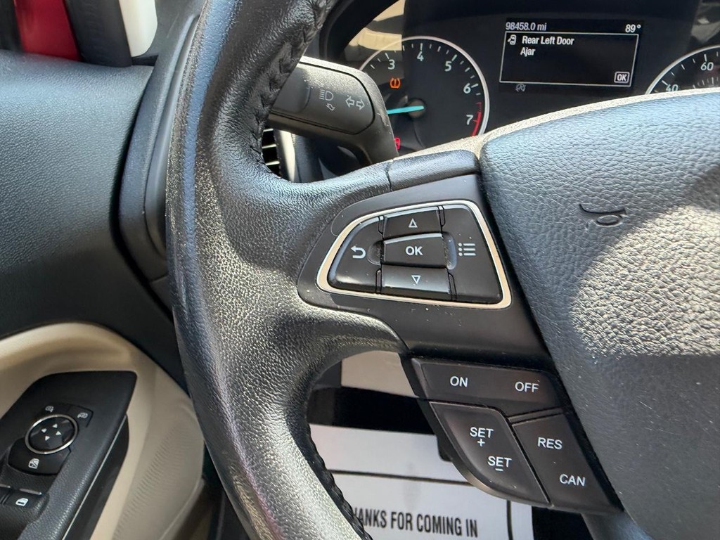 Ford EcoSport Vehicle Full-screen Gallery Image 11