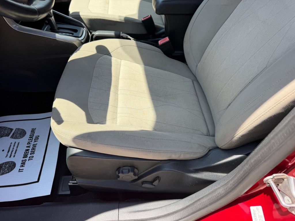 Ford EcoSport Vehicle Full-screen Gallery Image 18