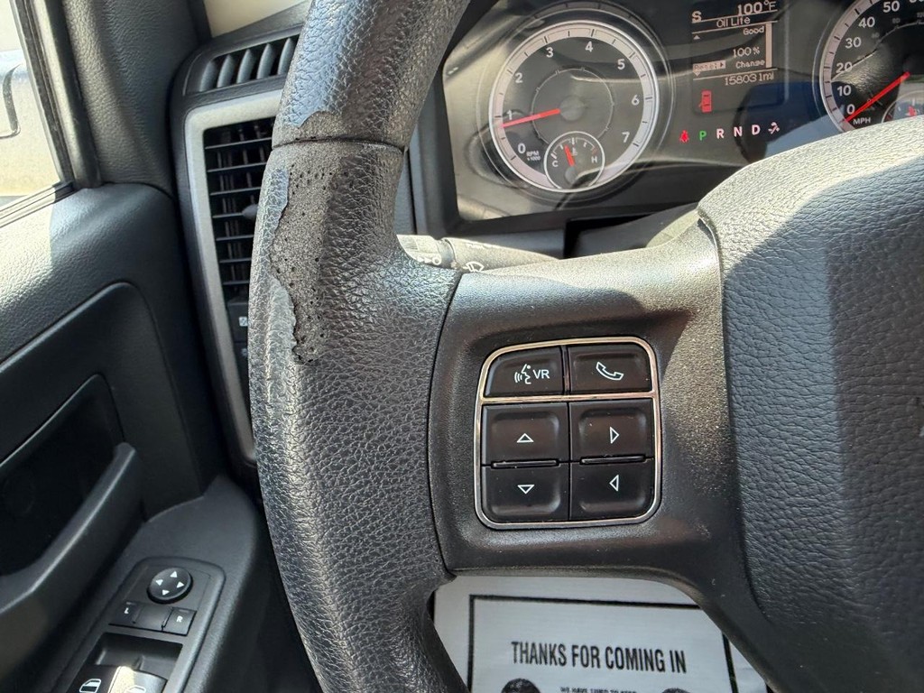 Ram 1500 Classic Vehicle Full-screen Gallery Image 10