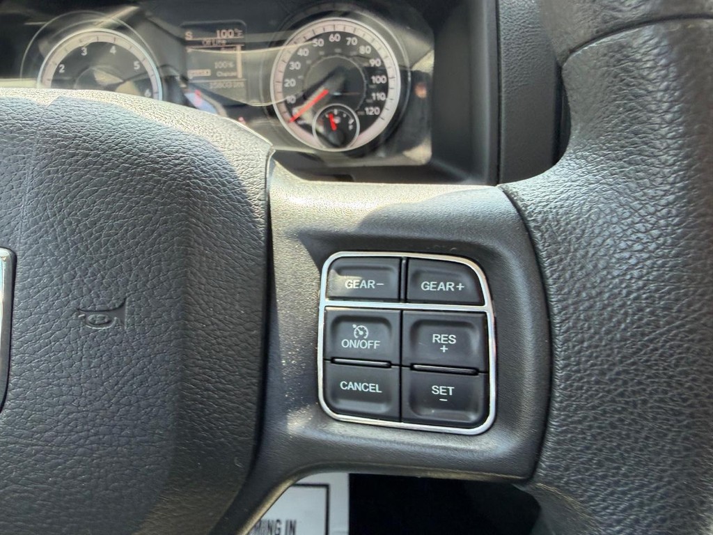Ram 1500 Classic Vehicle Full-screen Gallery Image 11