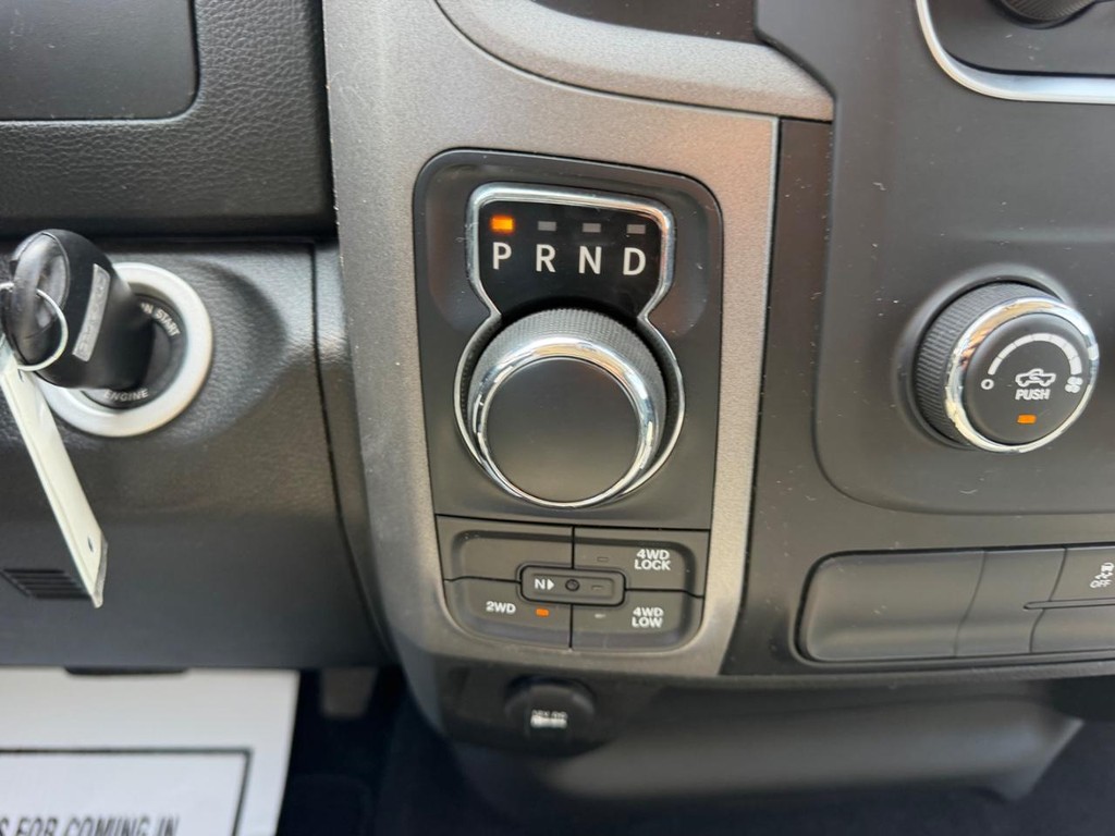 Ram 1500 Classic Vehicle Full-screen Gallery Image 14