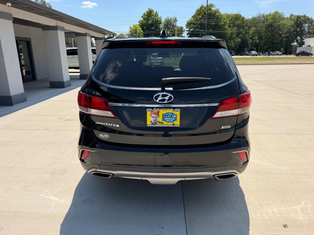 Hyundai Santa Fe Vehicle Full-screen Gallery Image 4