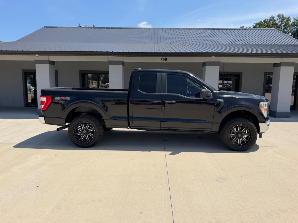 Ford F-150 Vehicle Full-screen Gallery Image 2