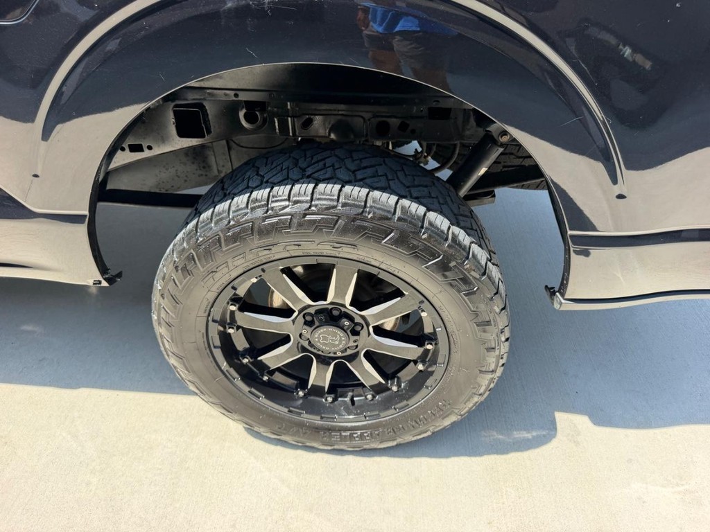 Ford F-150 Vehicle Full-screen Gallery Image 6